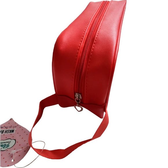 🚫SOLD OUT🚫 Kiss and Makeup Cosmetic Bag - Picture 2 of 2